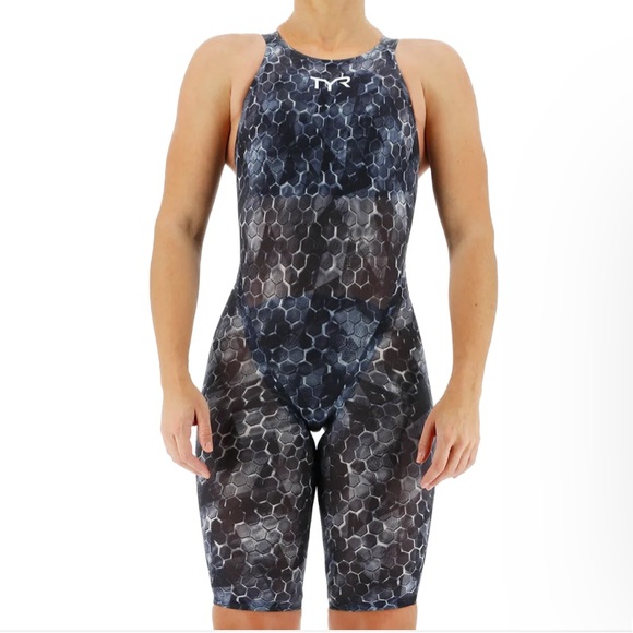 NWT: TYR Women's Avictor 2.0 Swimsuit in Black and Gray, Open Back - Picture 6 of 9